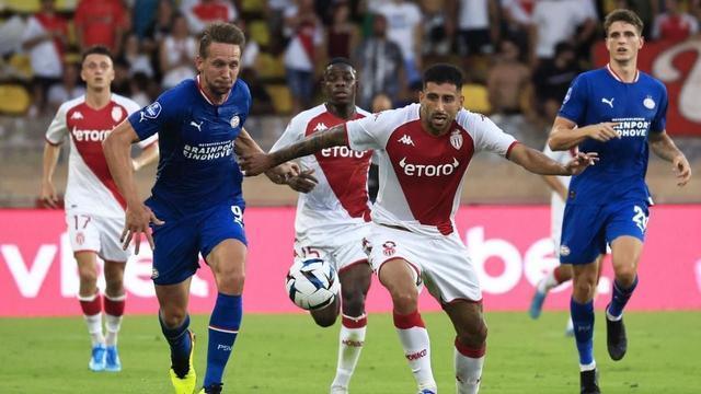 牛在灯火之 牛在灯火之